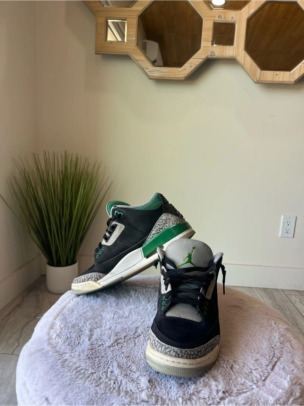 Jordan Retro 3 Sneakers in Pine Green